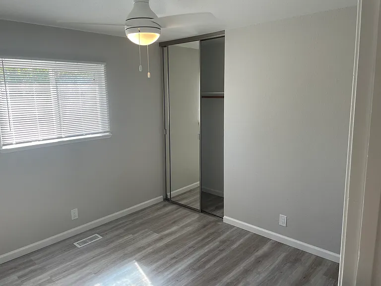 5756 Chesbro Ave — Photo 7