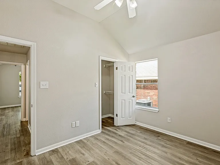 111 Copperwood Loop — Photo 11