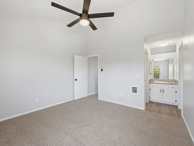 Benchmark Apartments — Photo 37