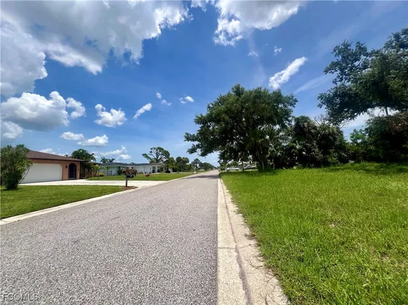 25 Oakland Hills Pl, Rotonda West, FL 33947