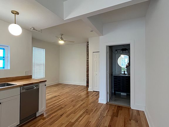 2nd image of 132 King St #4