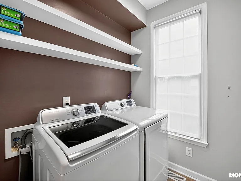 8006 Crenshaw Ln — Photo 24