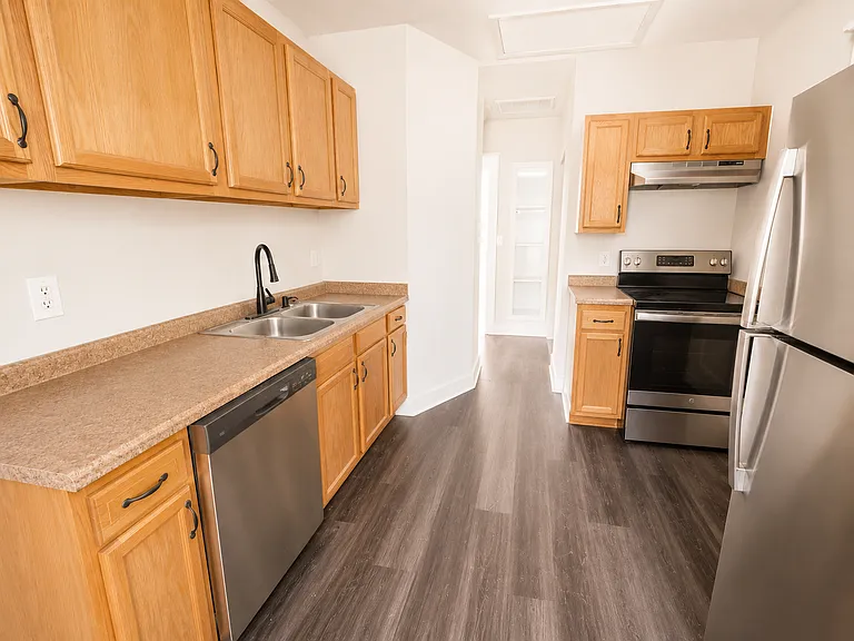 1801 Roanoke Ave — Photo 8