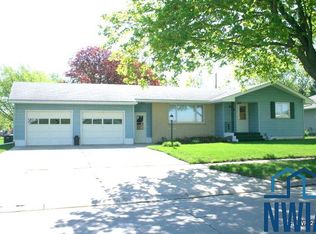 921 N Russell St, Storm Lake, IA 50588