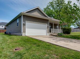 2071 E Foxridge Trl, Republic, MO 65738