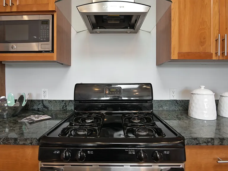 3175 California St — Photo 9