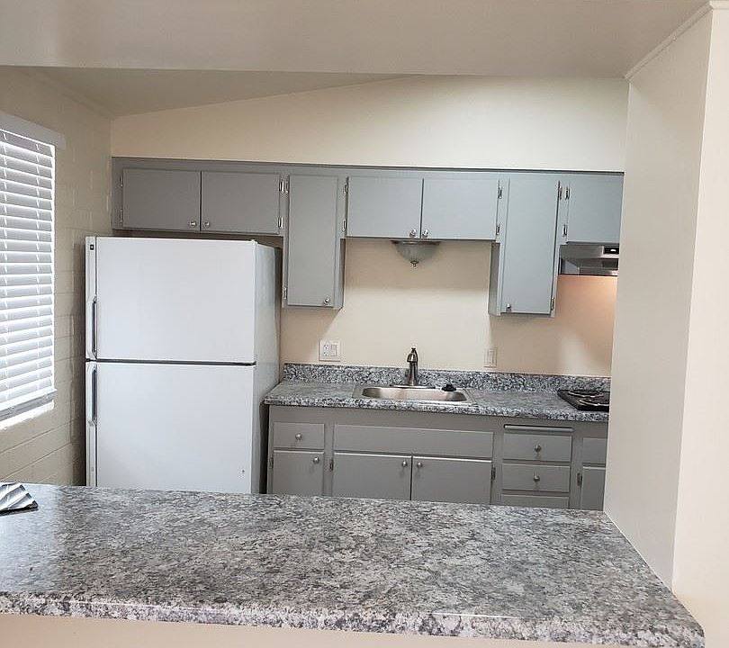 1st image of 10374 W Oakmont Dr