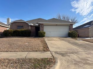 1008 Rock Springs Dr, Burleson, TX 76028