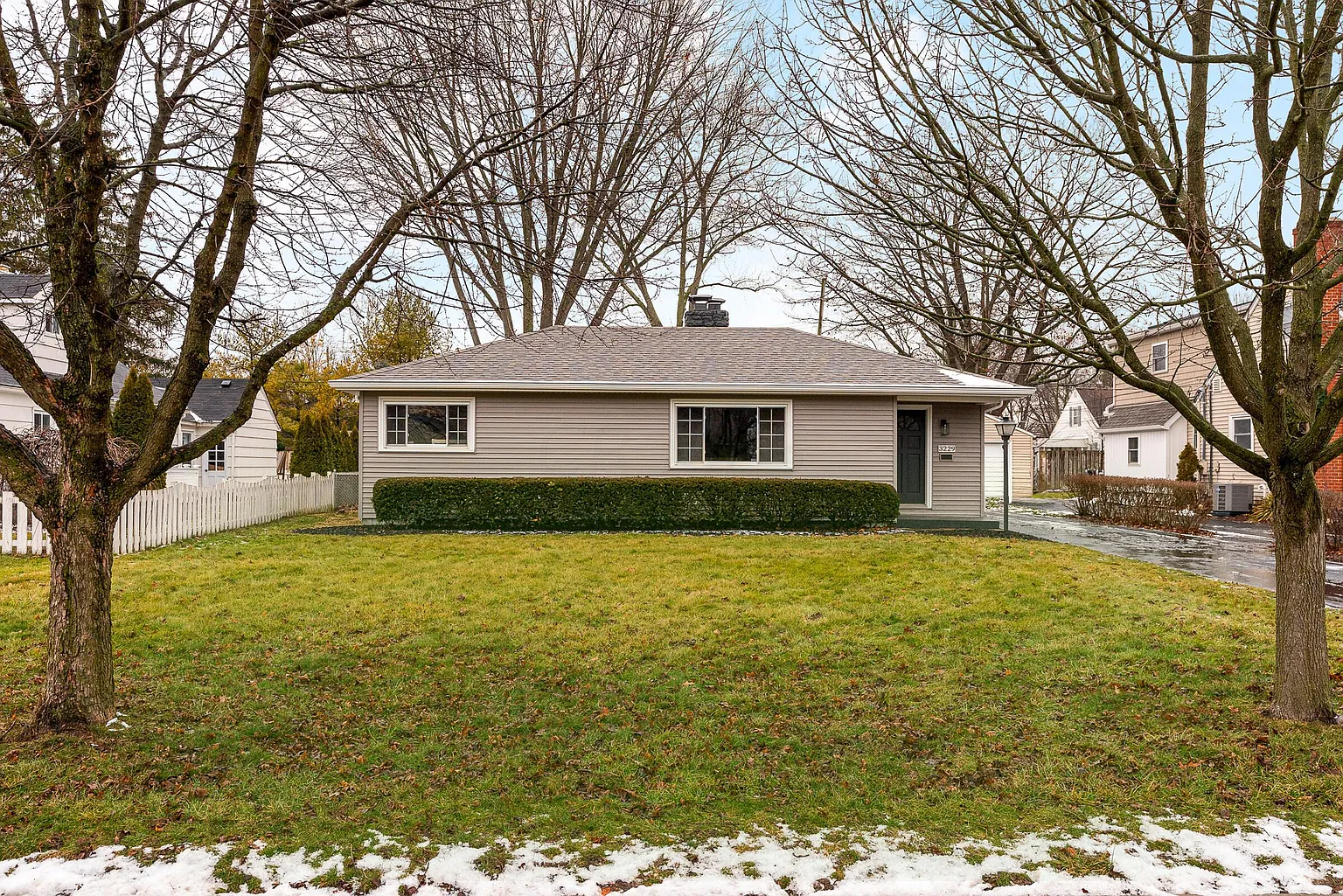 3229 Kenyon Rd photo 1