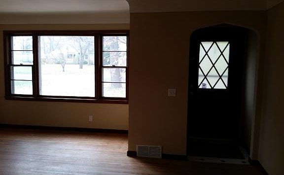 5th image of 8955 Van Buren St NE