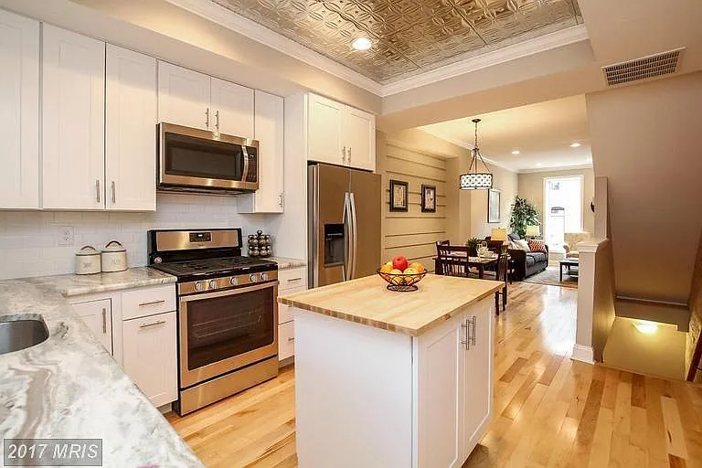 112 N Belnord Ave — Photo 2