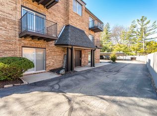 2555 E Maple Rd APT 6, Birmingham, MI 48009