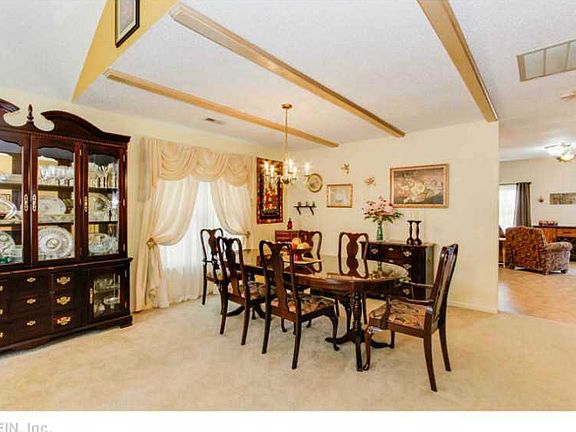 5th image of 905 Chartwell Dr