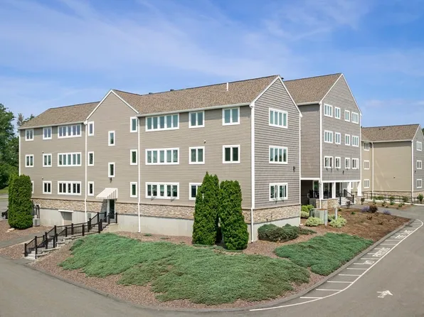 36 Dunham Rd APT 204, Beverly, MA 01915