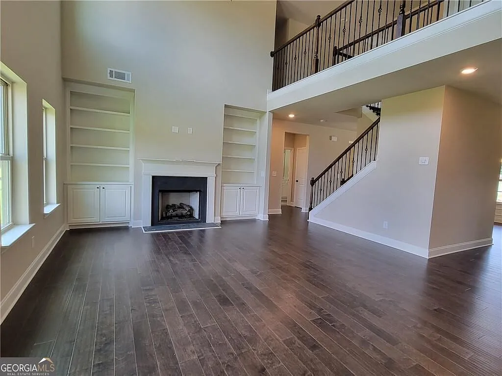 5 bed, 4.0 bath, $3,450 — Photo 3