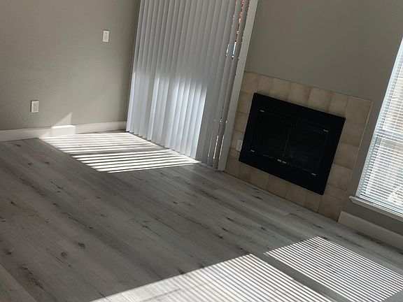 3rd image of 1101 G St APT 31
