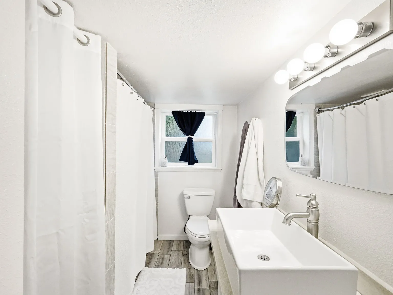 2 bed, 1400 sqft, $2,100 — Photo 4