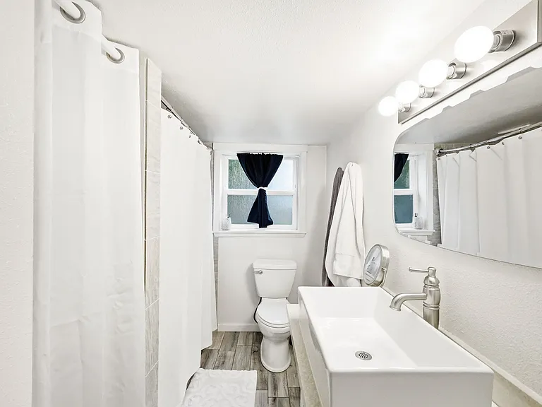 1020 N Tacoma Ave #2 — Photo 4