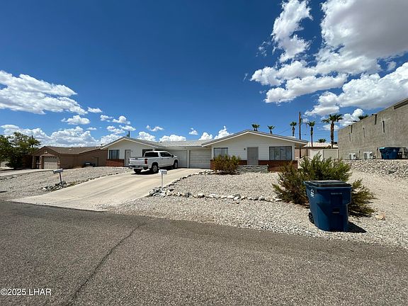 4th image of 2381 Shorewood Dr