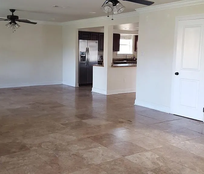 Entry-Living