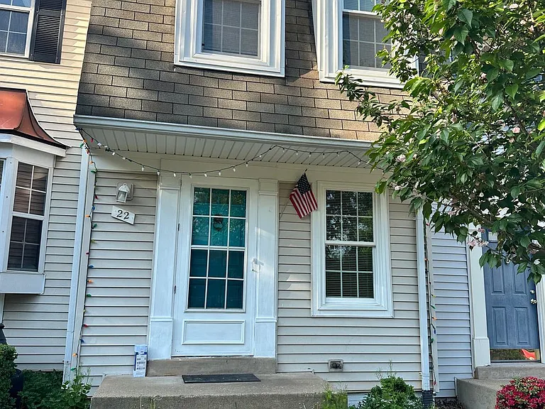 22 Alden Ct — Photo 2