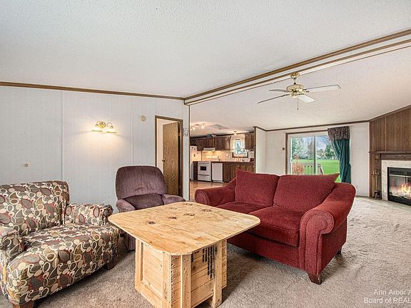 5th image of 18230 Berkshire Dr