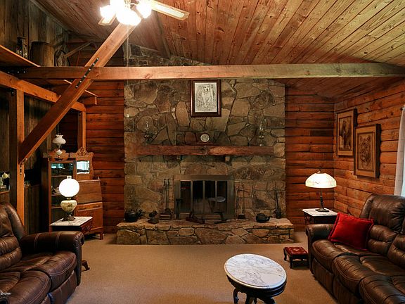 5th image of 250 Rockwood Ln