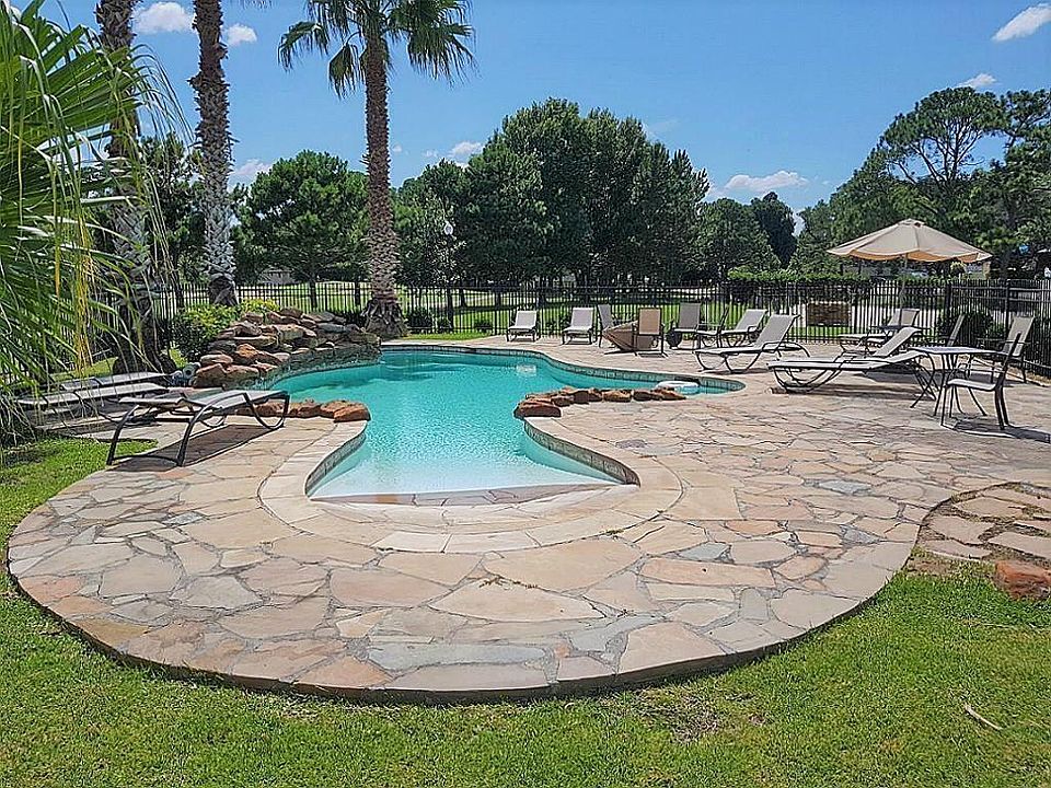 1st image of 16020 Fountainview Dr Unit 15