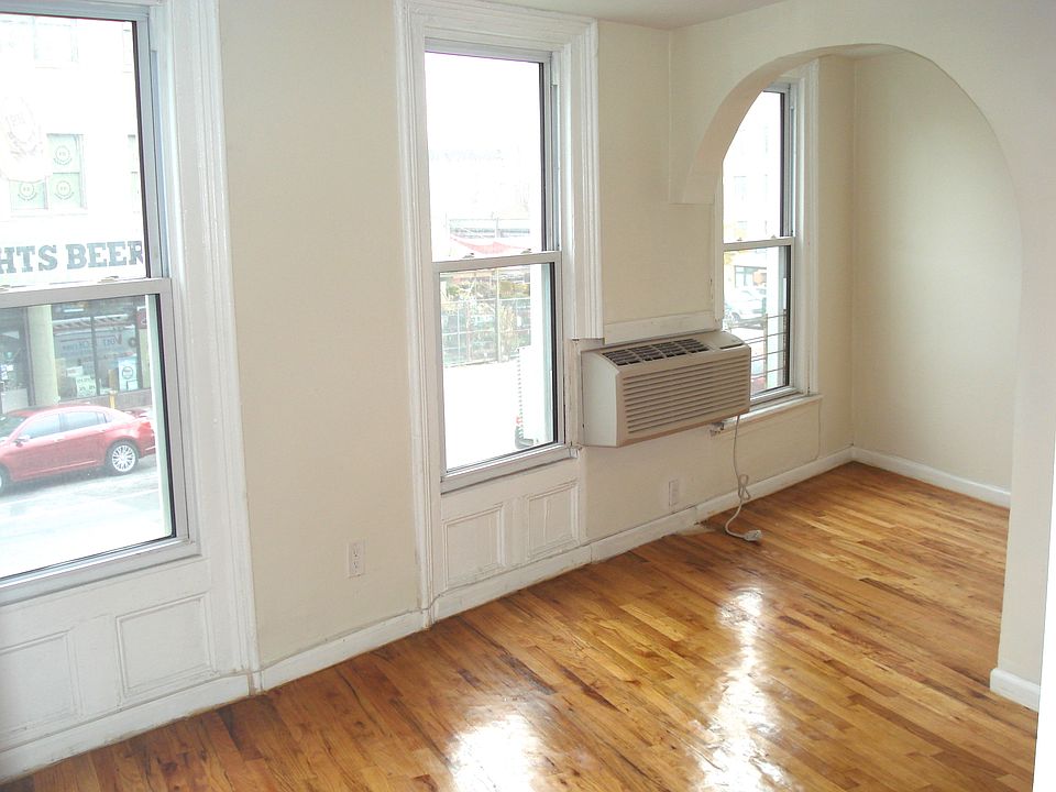 1st image of 619 Washington Ave #1