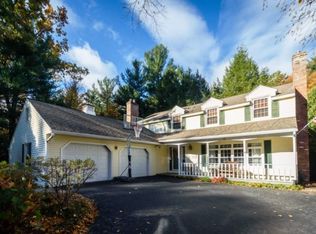 21 E Bayberry Rd, Glenmont, NY 12077