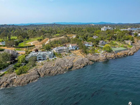 987 Beach Dr, Oak Bay, BC V8S 2N2