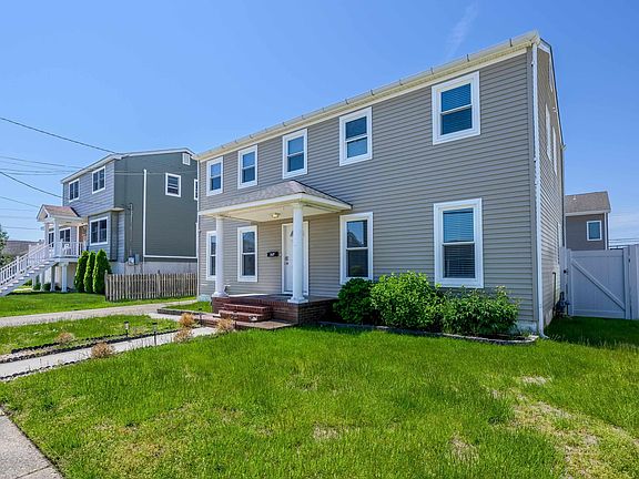 2nd image of 606 N Dudley Ave
