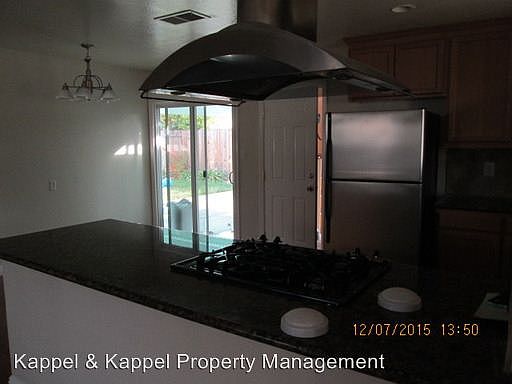 3rd image of 271 Plum St