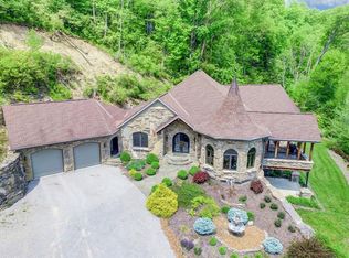 5486 Hawk Hill Dr, Batavia, OH 45103