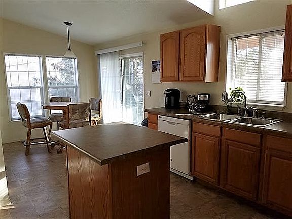 11148 Longview kitchen 2