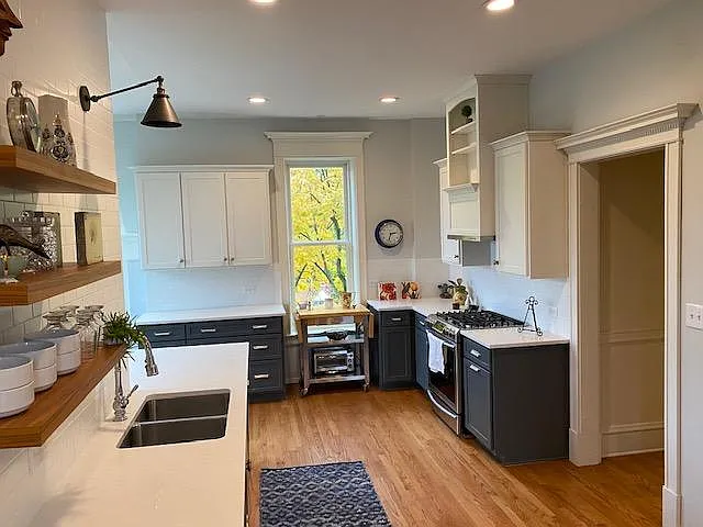 1059 W Oakdale Ave #3 — Photo 1