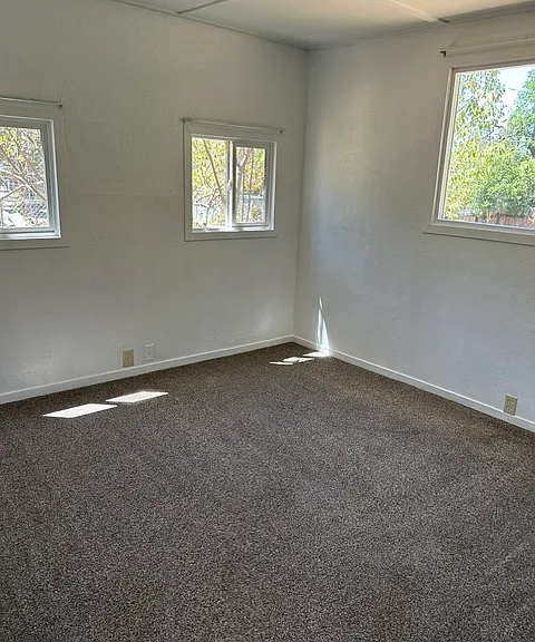 2721 D St — Photo 8