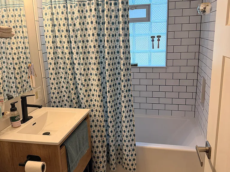 Main bathroom