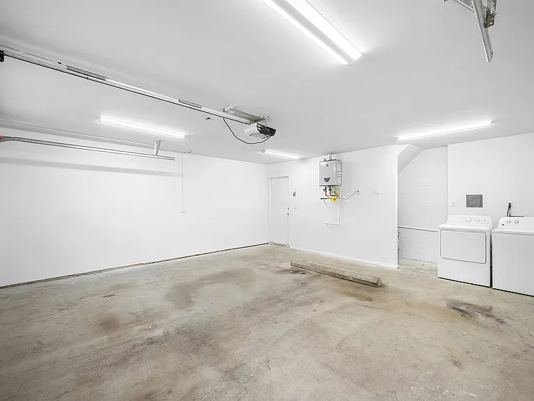 2359 Mira Vista Ave #F — Photo 31