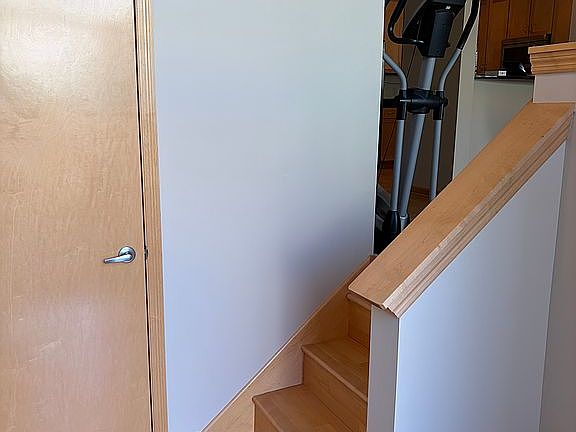 3rd image of 8138 Oakview Cir N