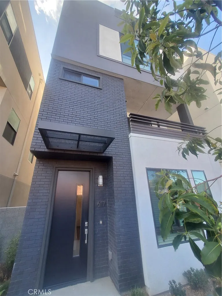 4 bed, 4.0 bath, 2130 sqft, $6,495 — Photo 2
