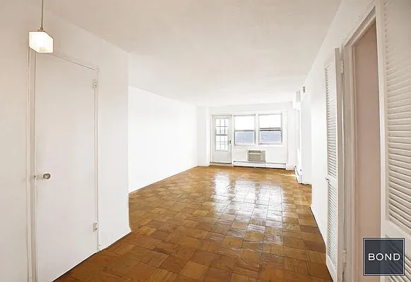 Rented by Bond New York | media 9