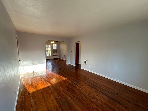2nd image of 3521 Hazelwood Ave APT 1