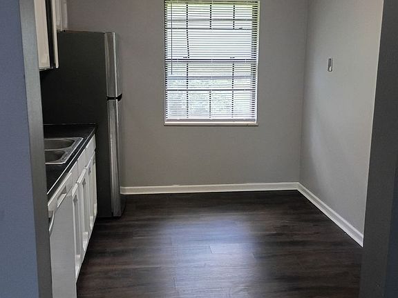 3rd image of 1134 2nd St APT S2