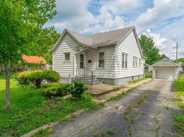 712 N Kickapoo St, Lincoln, IL 62656