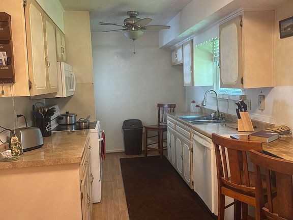 5th image of 914 Mitchell Dr SW