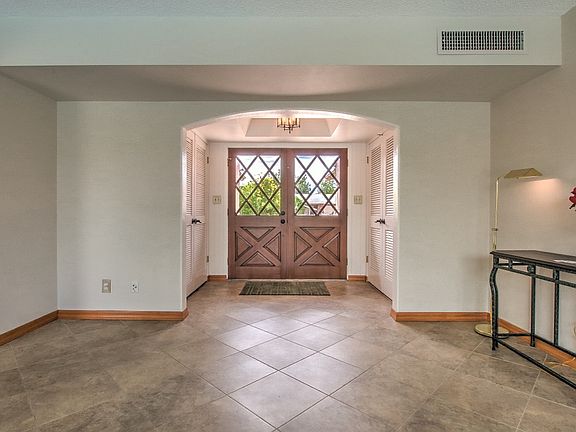 4th image of 8432 E Wilshire Dr