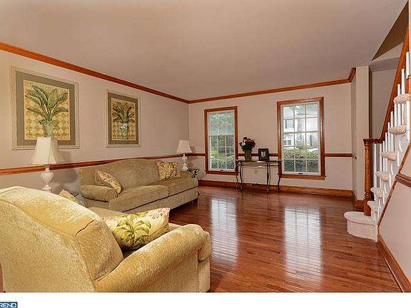 5th image of 329 Amoroso Way