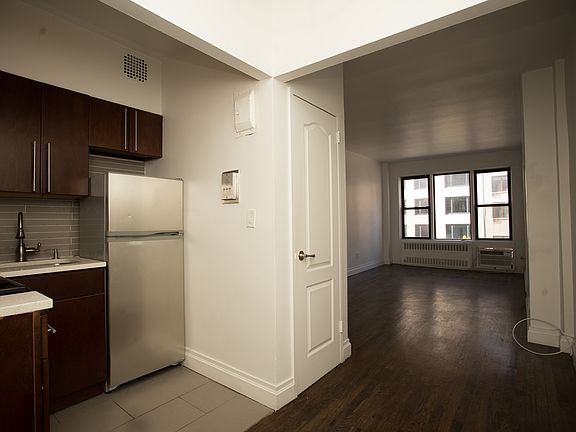 3rd image of 1356 1st Ave APT 3F