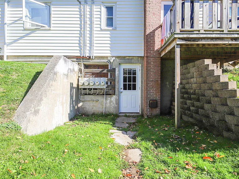 504 Saint John St #2 — Photo 31